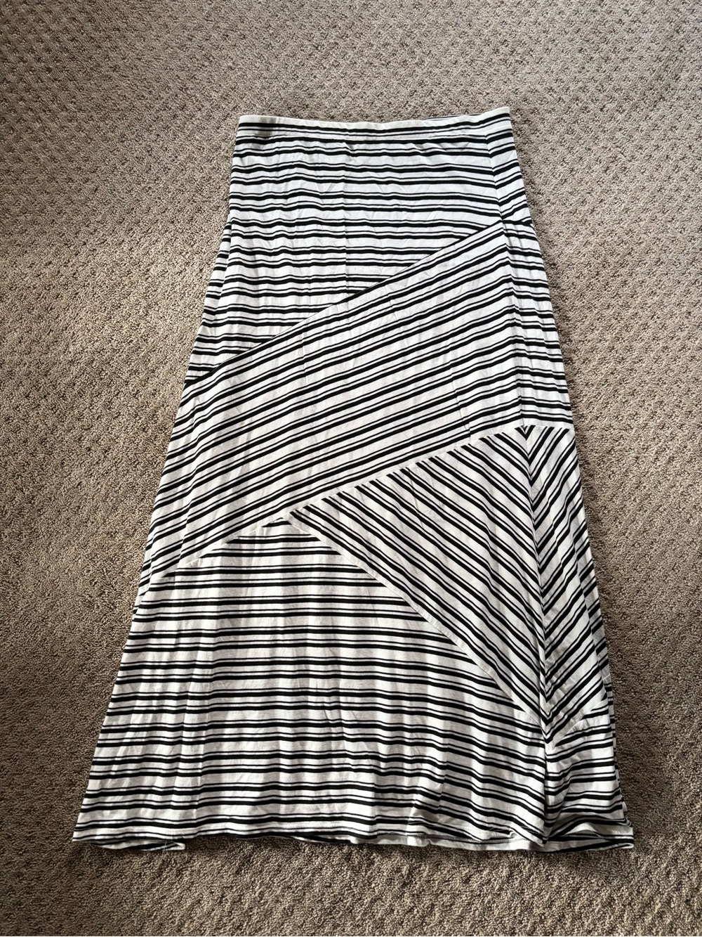 Lauren Conrad Women’s Black/White Midi Skirt